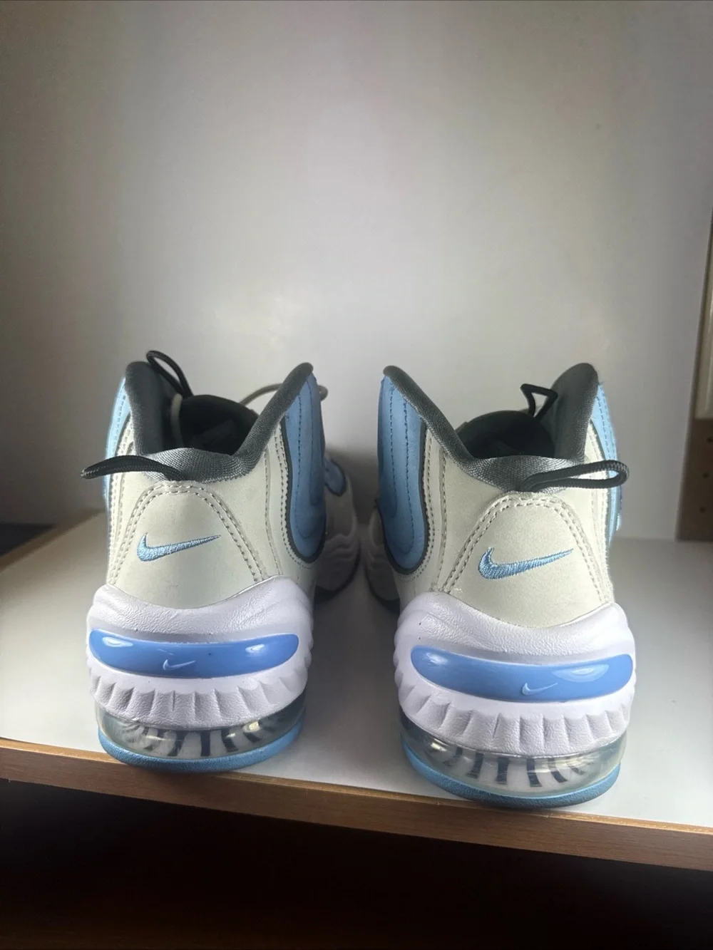 Nike Air Penny 2 Social Status Men’s Size 10.5 Blue and White Athletic Sneakers - Picture 4 of 12